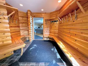 C16 Ski-in/Out luxury home, views, Pool/gym passes - Image 5