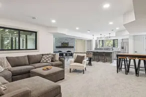 Luxury Hastings Home, Sleeps 18+ - Image 3