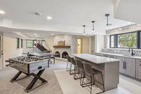 Luxury Hastings Home, Sleeps 18+ - Image 2