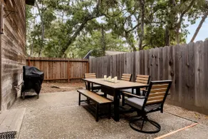 Hollie's Hideaway - Image 3