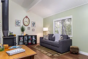 Hollie's Hideaway - Image 5