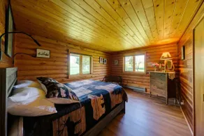 Hideaway Cabin — Mountain Views, Fire Pit - Image 4