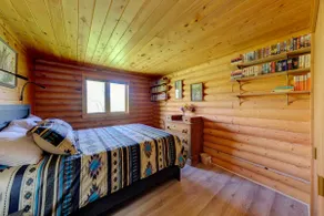 Hideaway Cabin — Mountain Views, Fire Pit - Image 5