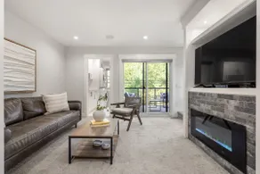 Modern Mediterranean 4BR near Downtown w/ Cable - Image 3