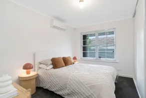 Prime Location 2 Bed Renovated in Royston Park - Image 4