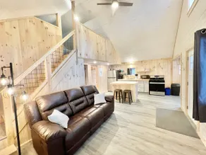 The Retreat- A Relaxing Beachside Bungalow - Image 2