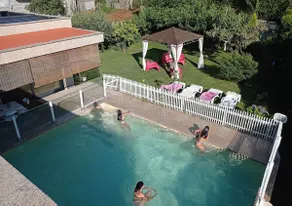 Moderne turisthus med pool, have, grill og valgfri jacuzzi - Image 2