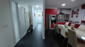 Modernt turisthus med pool, trädgård, grill och extra jacuzzi - Image 4