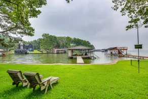 Private Dock: Lakefront Enchanted Oaks Retreat - Image 2