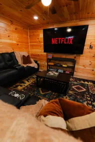 Sleeps 16 Luxury Cabin with Game Room & Hot Tub - Image 5