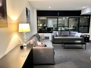 Urban Haven 2 BR CBD Apartment - Image 5