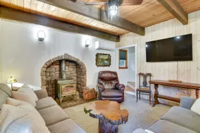 Peaceful Mt. Hood Cabin w/ Hot Tub & Fire Pit! - Image 3