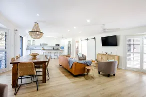 Seagrass Pet Friendly 10 Mins Walk to Beach - Image 2