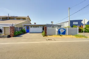 Waterfront Birch Bay Cabin: Beach Access & Sunsets - Image 3