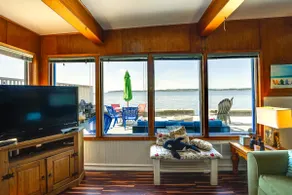 Waterfront Birch Bay Cabin: Beach Access & Sunsets - Image 5