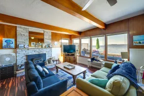 Waterfront Birch Bay Cabin: Beach Access & Sunsets - Image 4