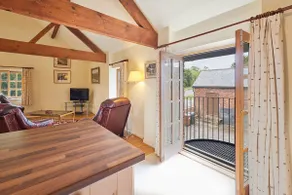 Host & Stay - Widger Mews Apartment - Image 5