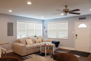 Pet Friendly Water View Cottage - Image 4