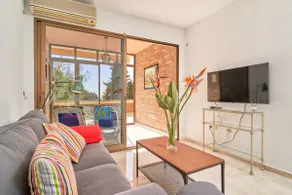 Appartement de vacances avec internet haut débit et terrasse | Vue jardin | Idéal pour le télétravail - Image 3
