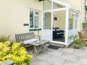 Lusso-Self Catering Garden-Monolocale-Bagno private - Image 2