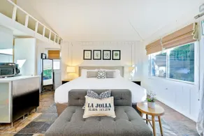 Secluded Windansea Beach Cottage - Image 4