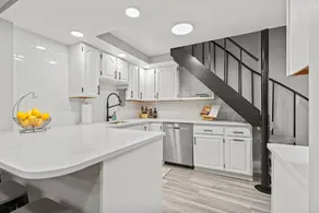 Modern cottage w beach 3 blocks! - Image 3