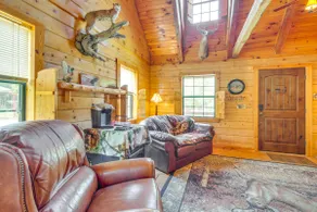 Secluded Oakland Cabin w/ Private Yard! - Image 5