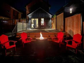 Hot Tub, Newly Updated, Near DT, Free parking | TS - Image 5