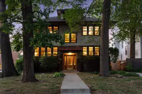 Just A Short Stroll to Lake Harriet & Restaurants! - Image 5