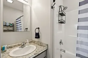 One Bedroom Corner Unit - Lots of Light! - Image 5
