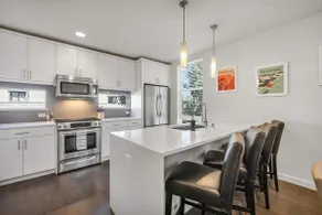 Eco-Friendly Home a Block from Green Lake Park - Image 2