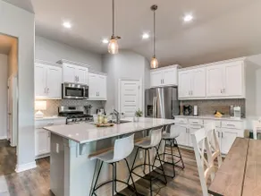Spacious Furnished 4BR Yukon Home + Backyard - Image 3