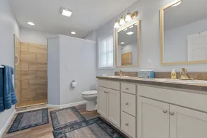 Brand New Modern 3bd 2bth 5 homes from beach! - Image 4