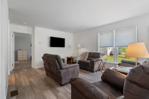 Brand New Modern 3bd 2bth 5 homes from beach! - Image 3