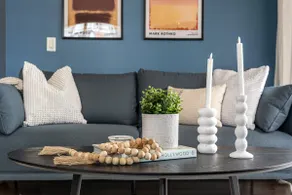 Tranquil Coastal Colour Inspired 2Bdrm w Parking - Image 3