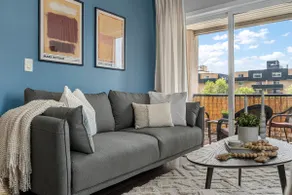 Tranquil Coastal Colour Inspired 2Bdrm w Parking - Image 2