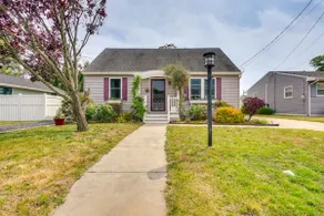 Charming + Updated Villas Home w/ Backyard! - Image 3