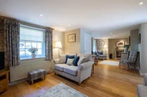 6 Bed in Chipping Campden oc-h34138 - Image 2