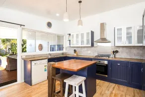 The Anchor - Pet Friendly - 5 Mins Walk to Beach - EV Charging - Image 2