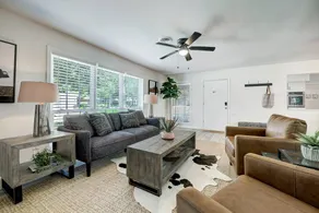 Award Winning Designer's Houston Hideaway - Image 2