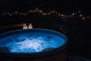 Luxury Farm Cottage with Hot Tub in Yorkshire - Image 2