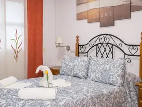 Appartement de vacances avec internet haut débit | Vue ville | Parfait pour le travail à distance - Image 2