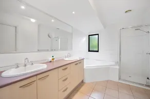 Holiday Haven - Coastal Comfort In Old Torquay - Image 3