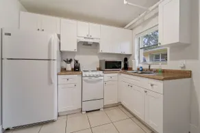 2BR Sailboat Bend Apartment 728-3 - Image 2