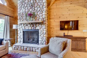 Hot Tub, Game Room! Group-Friendly Nebo Cabin - Image 4