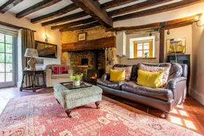 Idyllic Historic Cottage - Image 2