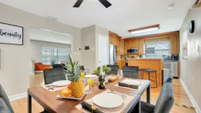 Stunning Pool House | BBQ | 15PPL |Stylish & Fun! - Image 3