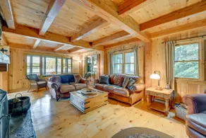 Lakefront Westhampton Cabin w/ Beach + Kayaks! - Image 3