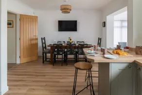 Pengwern - Spacious family home in Benllech - Image 2