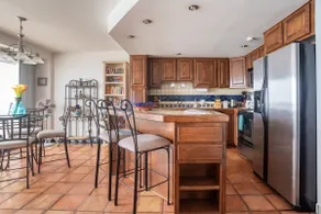 Luxury Ocean View beach front POOL & Jacuzzi Condo - Image 3